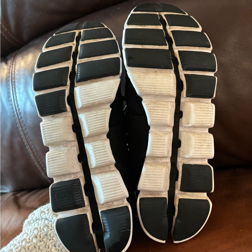 On Women’s Cloud 5 Sneakers - Picture 9 of 10